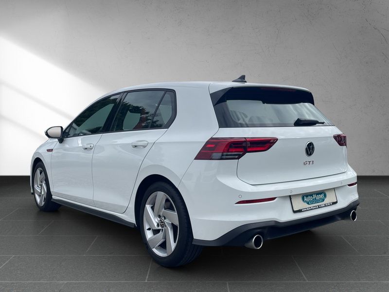 Volkswagen Golf 2022 г. Белый, пробег 41025 км
