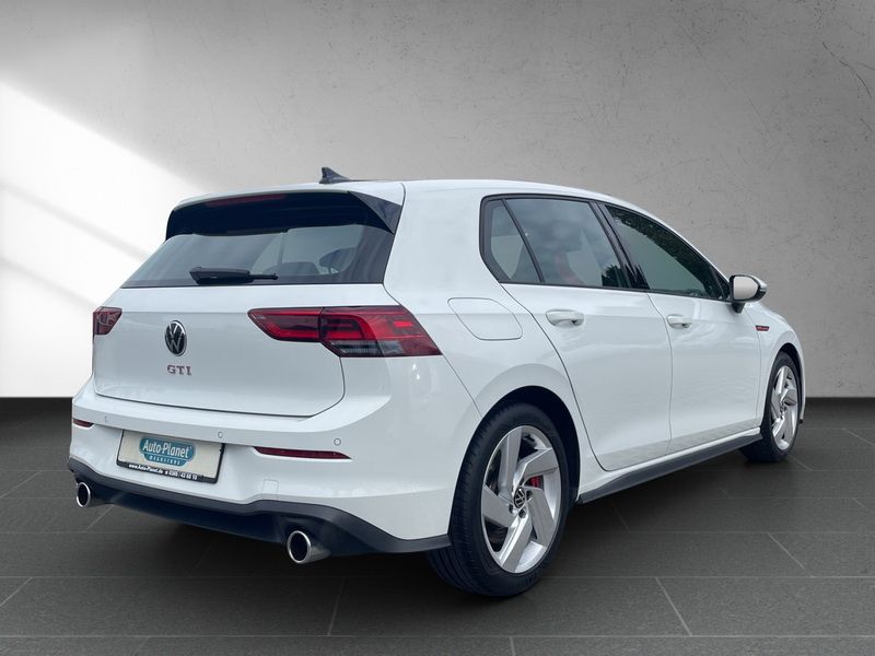 Volkswagen Golf 2022 г. Белый, пробег 41025 км