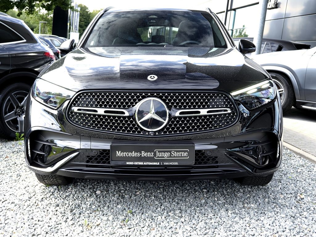 Mercedes-Benz GLC 220 2026 г. Чёрный, пробег 9686 км