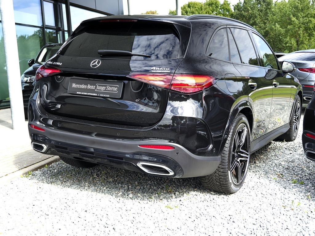 Mercedes-Benz GLC 220 2026 г. Чёрный, пробег 9686 км