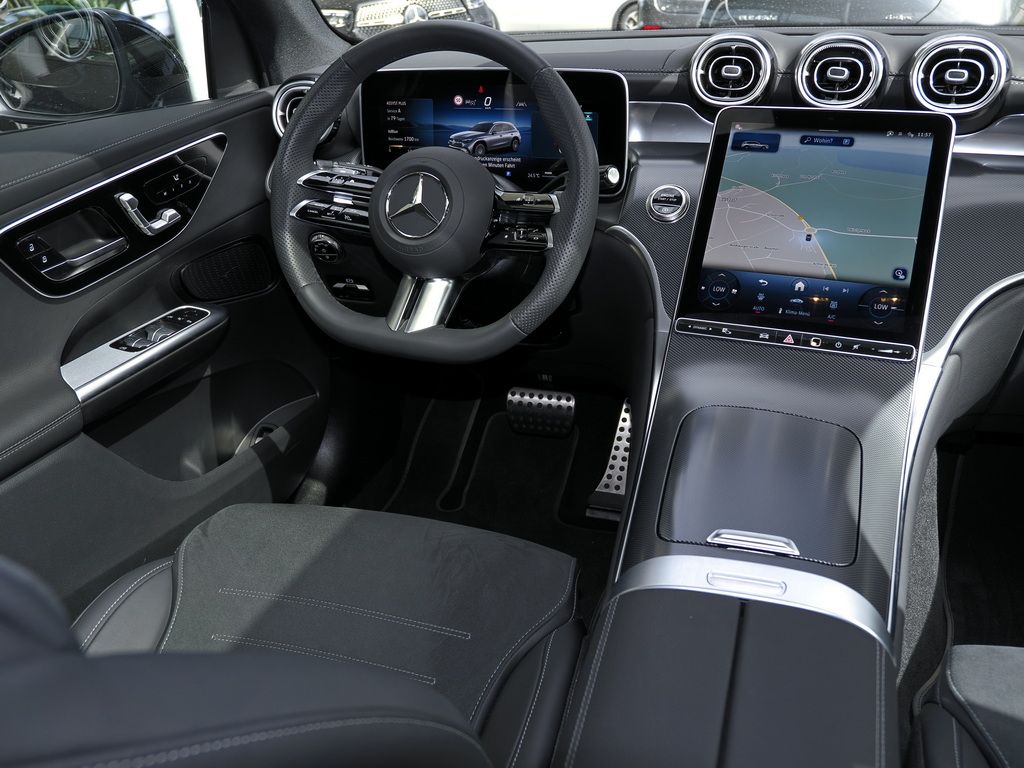 Mercedes-Benz GLC 220 2026 г. Чёрный, пробег 9686 км