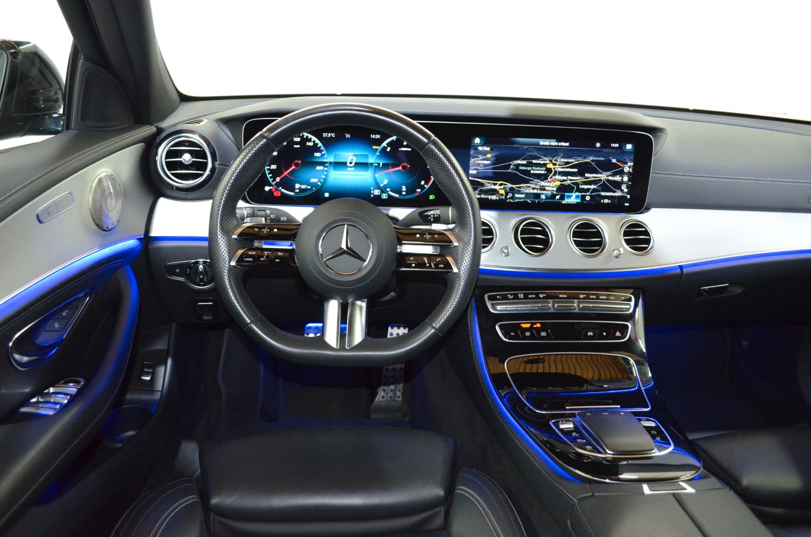 Mercedes-Benz E 400 2023 г. Синий, пробег 48000 км