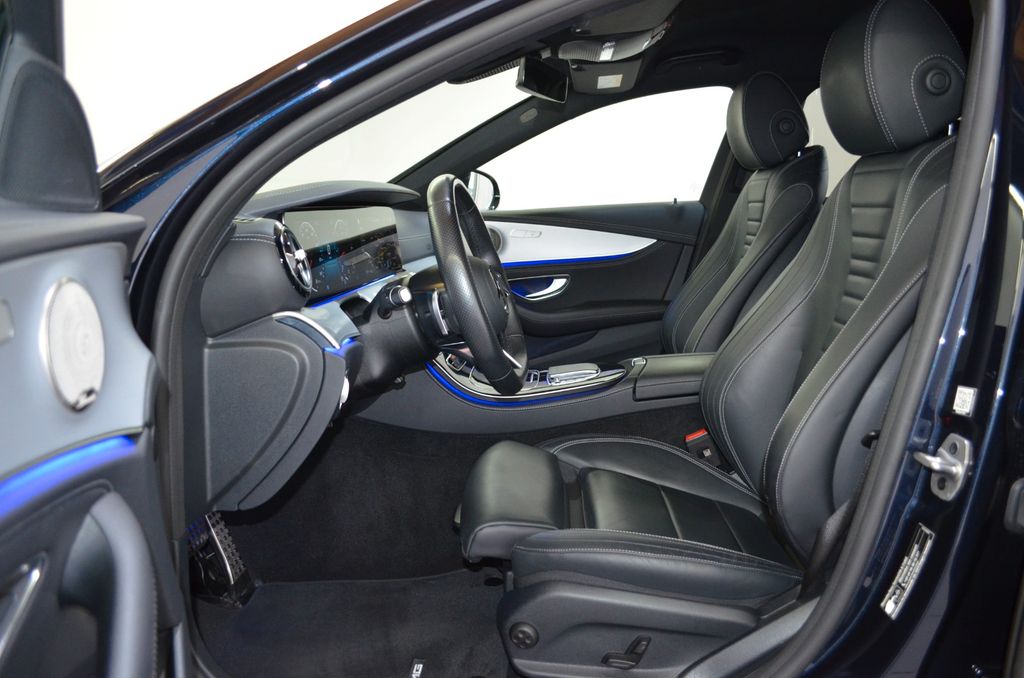 Mercedes-Benz E 400 2023 г. Синий, пробег 48000 км