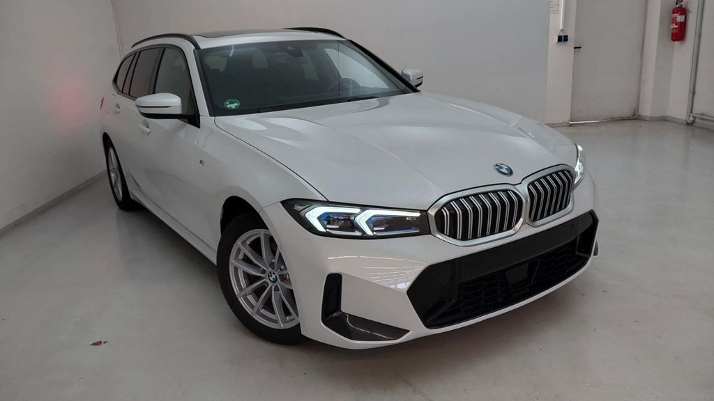 BMW 320 2023 г. Белый, пробег 50000 км