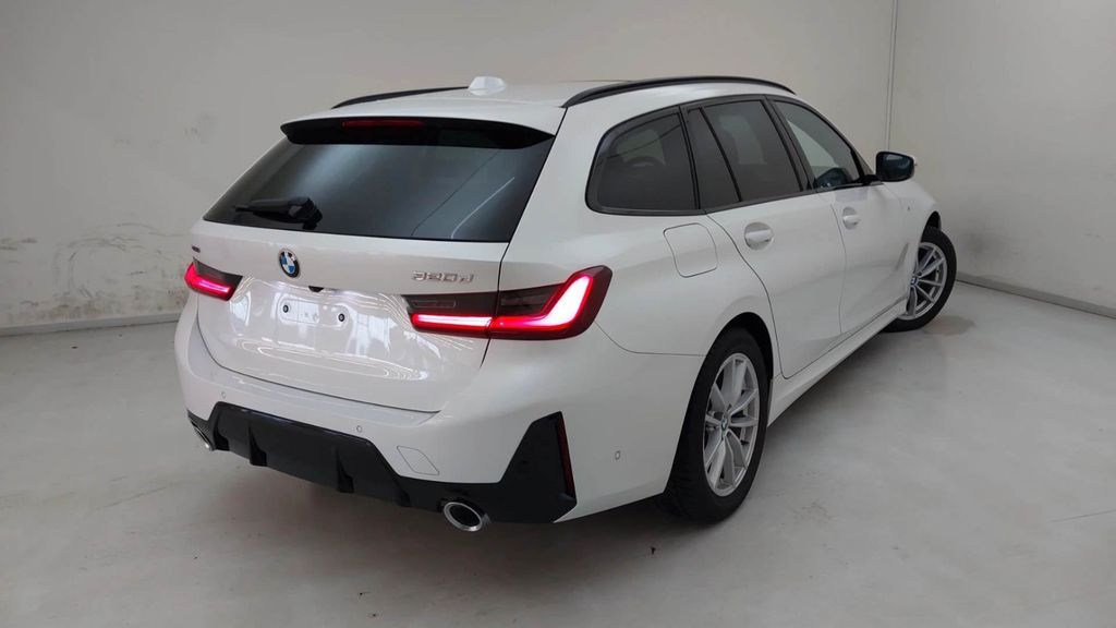 BMW 320 2023 г. Белый, пробег 50000 км