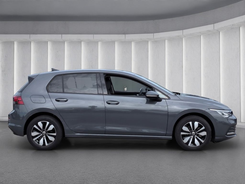Volkswagen Golf 2024 г. Серый, пробег 15200 км