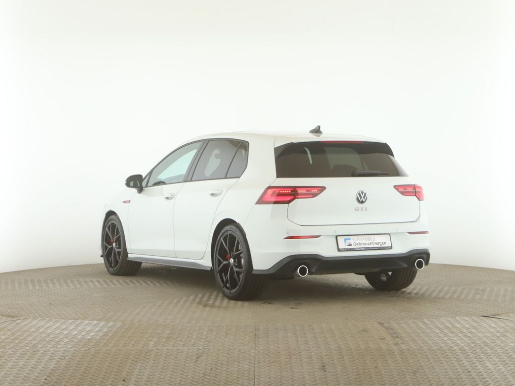 Volkswagen Golf 2024 г. Белый, пробег 25274 км