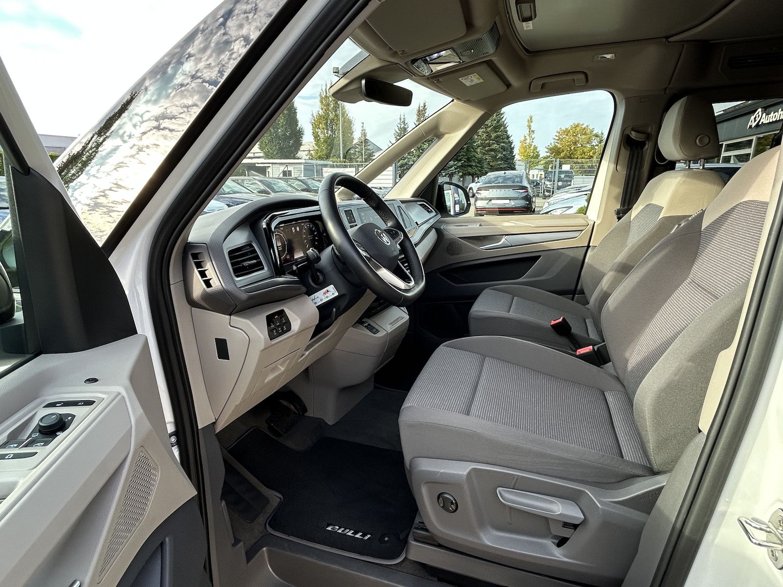 Volkswagen T7 CALIFORNIA 2025 г. Белый, пробег 12361 км