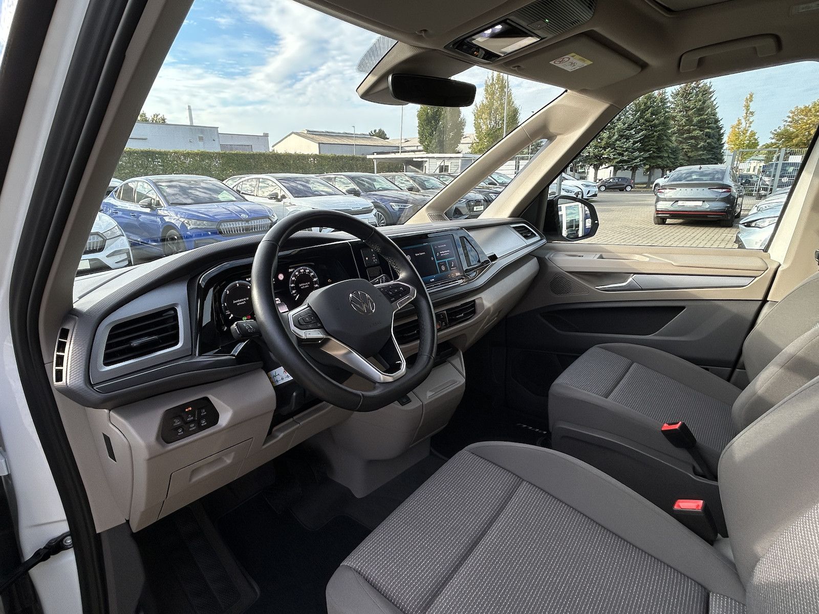 Volkswagen T7 CALIFORNIA 2025 г. Белый, пробег 12361 км