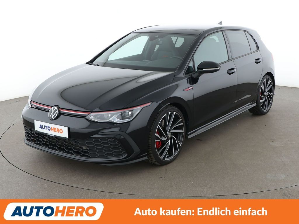 Volkswagen Golf 2023 г. Чёрный, пробег 48659 км