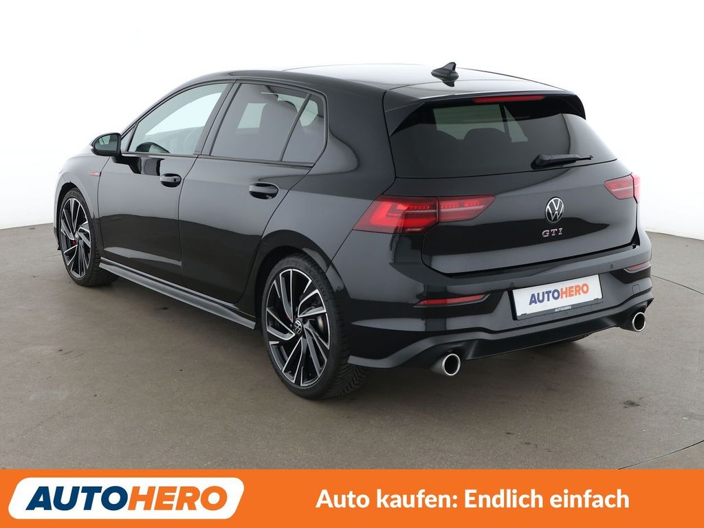 Volkswagen Golf 2023 г. Чёрный, пробег 48659 км