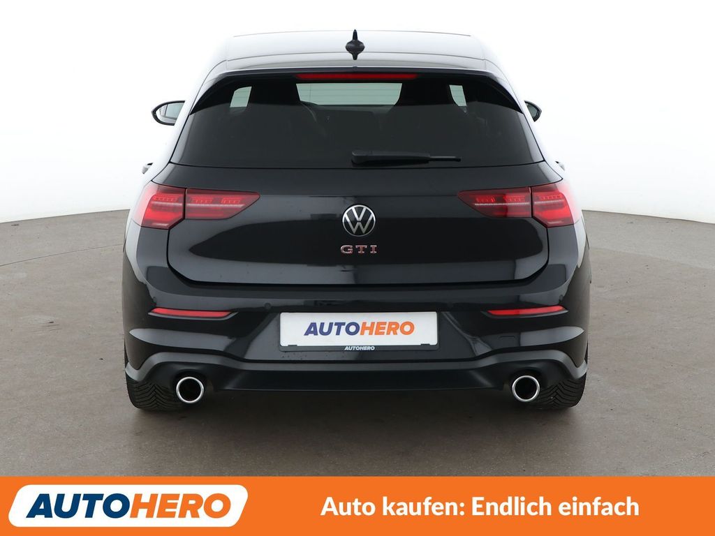 Volkswagen Golf 2023 г. Чёрный, пробег 48659 км