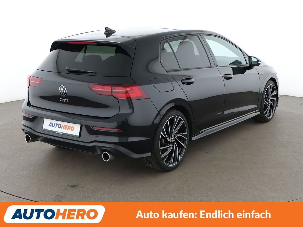 Volkswagen Golf 2023 г. Чёрный, пробег 48659 км