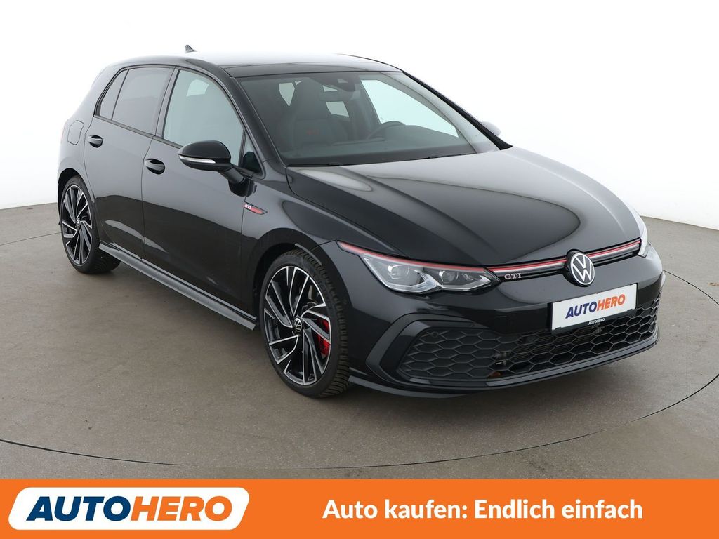 Volkswagen Golf 2023 г. Чёрный, пробег 48659 км