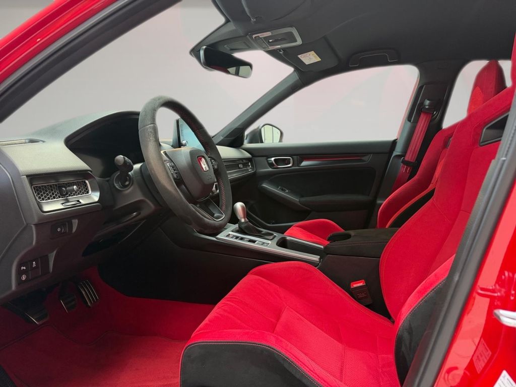 Honda Civic 2023 г. Красный, пробег 55124 км