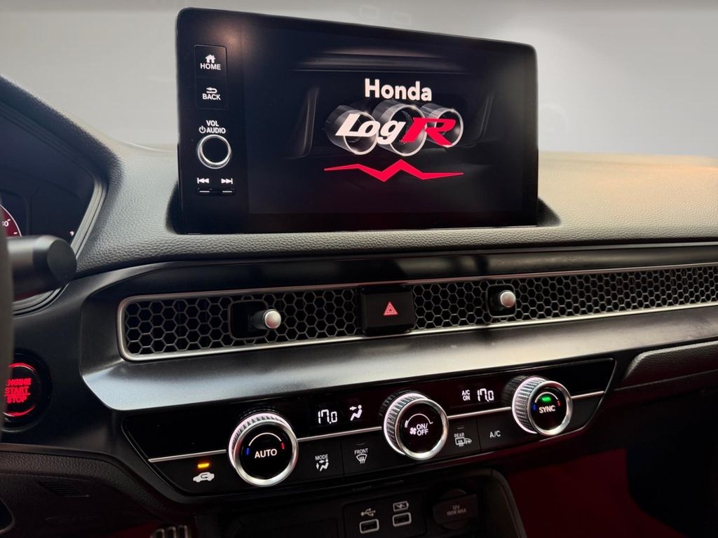 Honda Civic 2023 г. Красный, пробег 55124 км