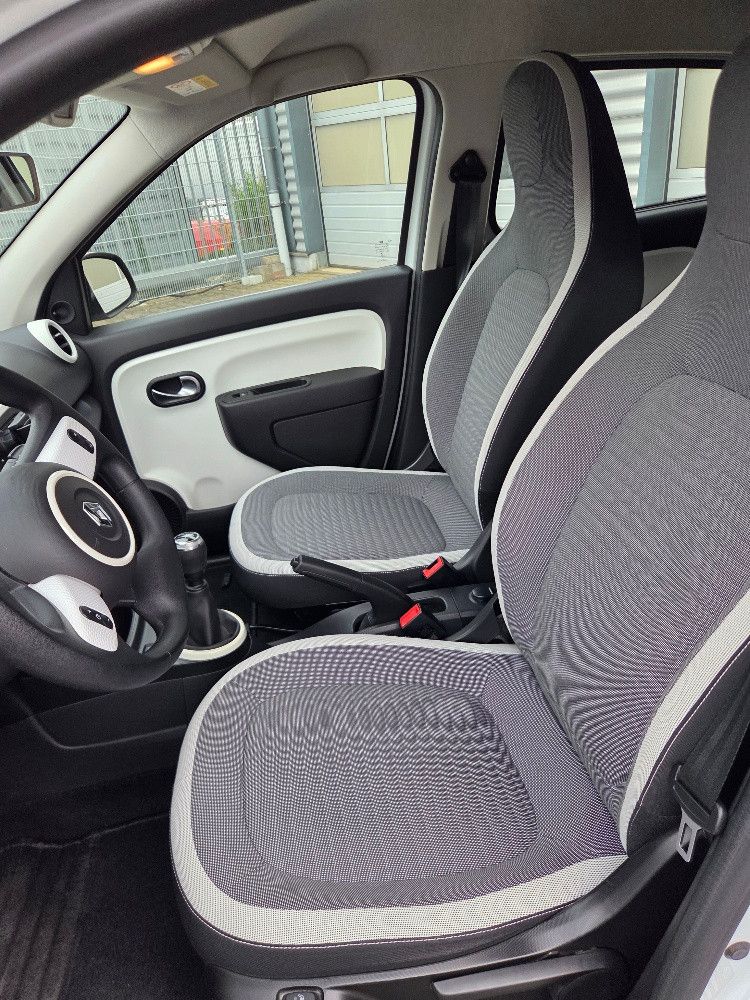 Renault Twingo 2021 г. Белый, пробег 18900 км