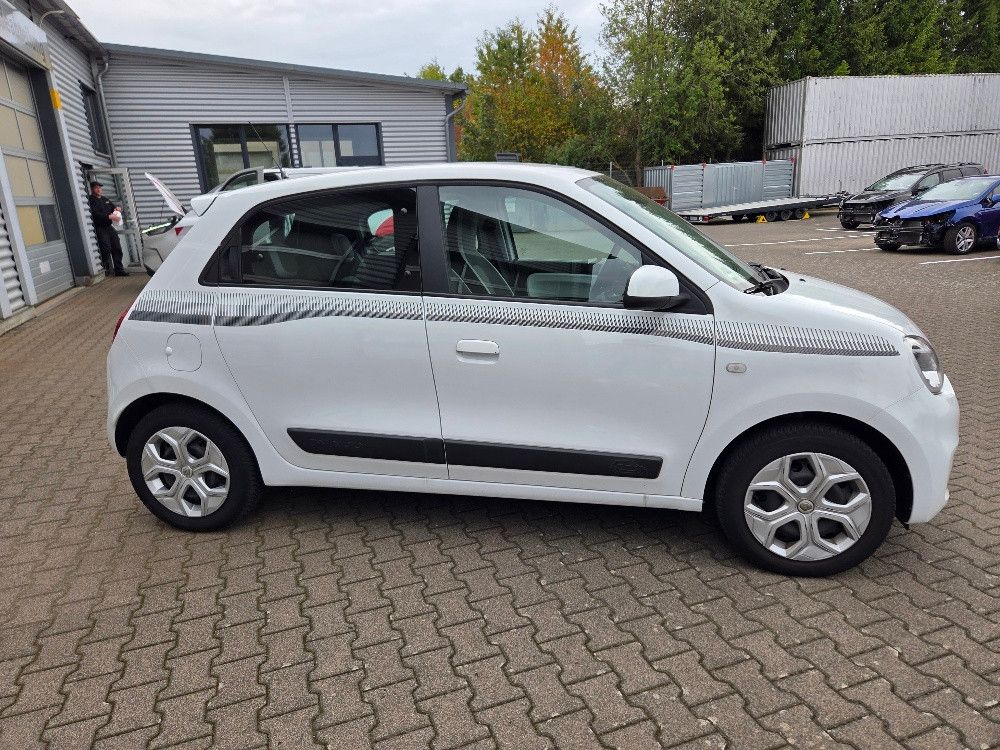 Renault Twingo 2021 г. Белый, пробег 18900 км