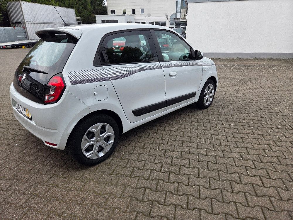 Renault Twingo 2021 г. Белый, пробег 18900 км