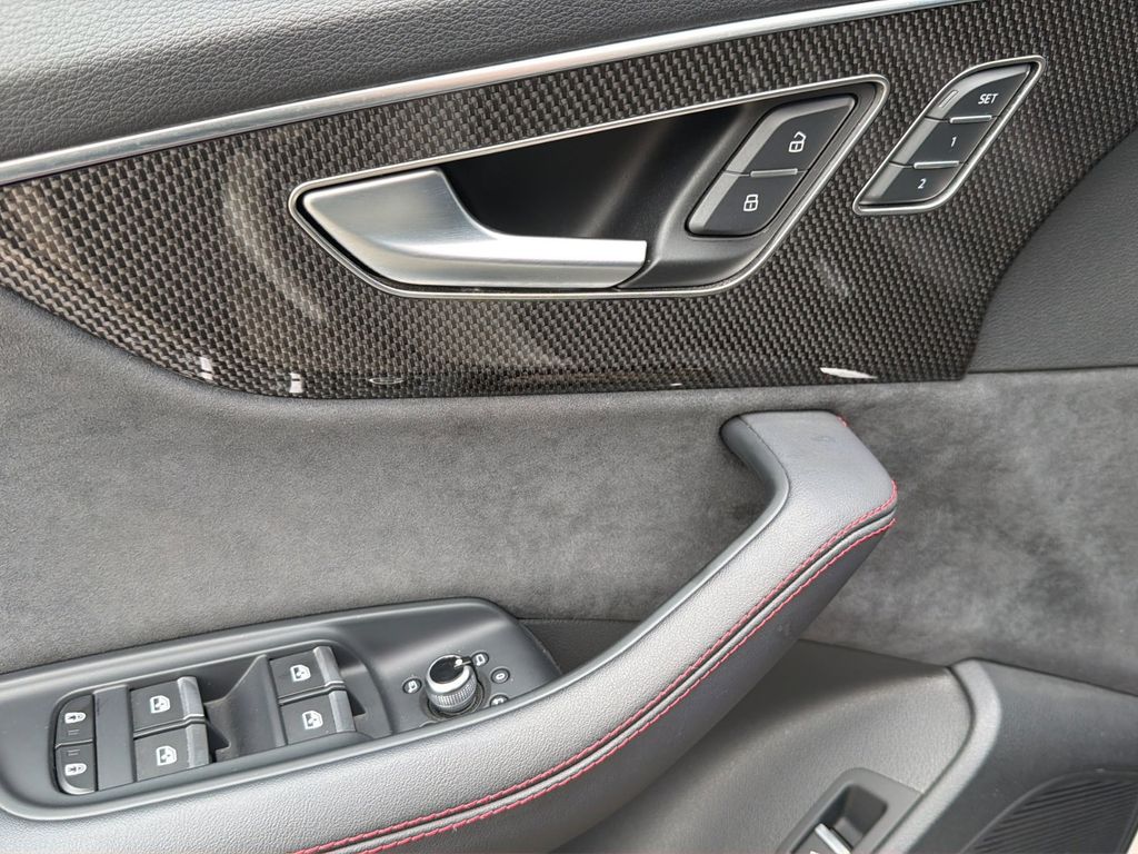 Audi SQ7 2023 г. Золотистый, пробег 26700 км