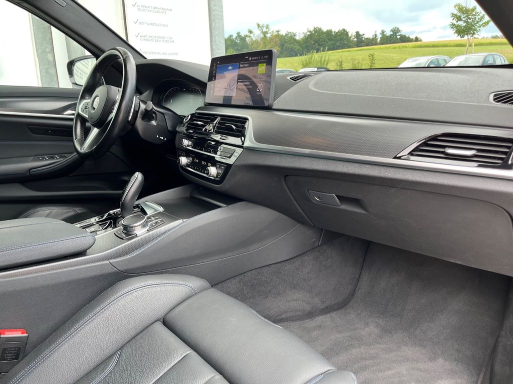 BMW 540 2023 г. Чёрный, пробег 34326 км