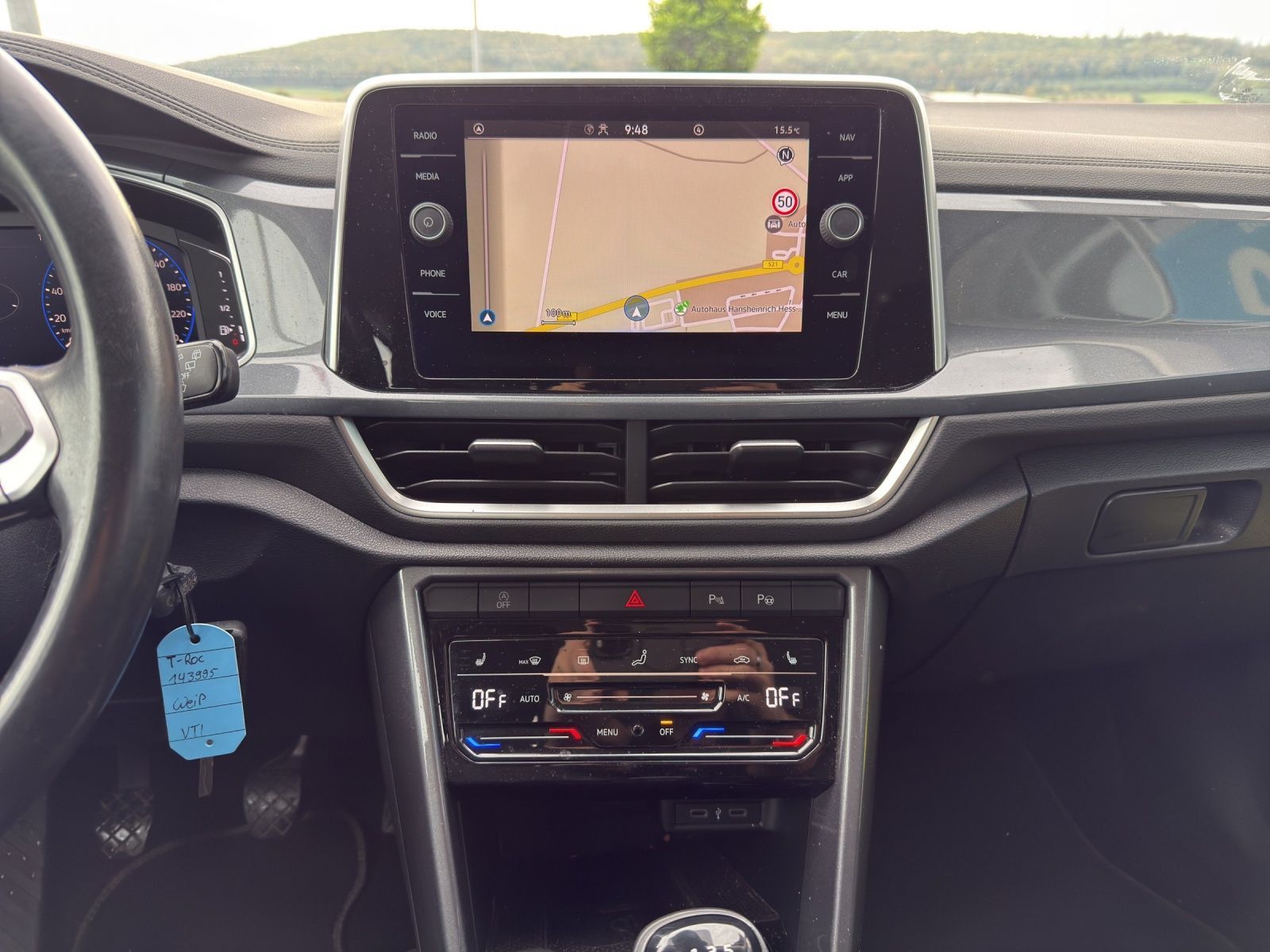 Volkswagen T-Roc 2022 г. Белый, пробег 37700 км