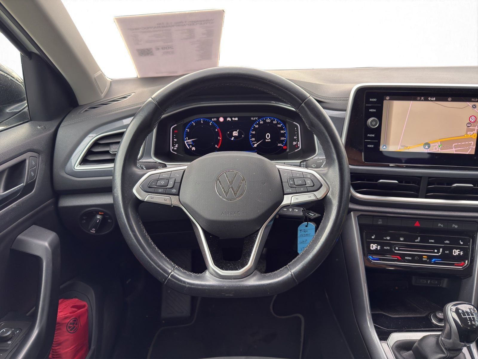 Volkswagen T-Roc 2022 г. Белый, пробег 37700 км
