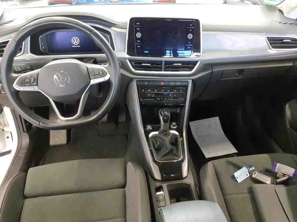 Volkswagen T-Roc 2023 г. Белый, пробег 42900 км