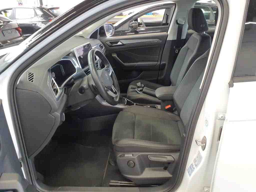 Volkswagen T-Roc 2023 г. Белый, пробег 42900 км