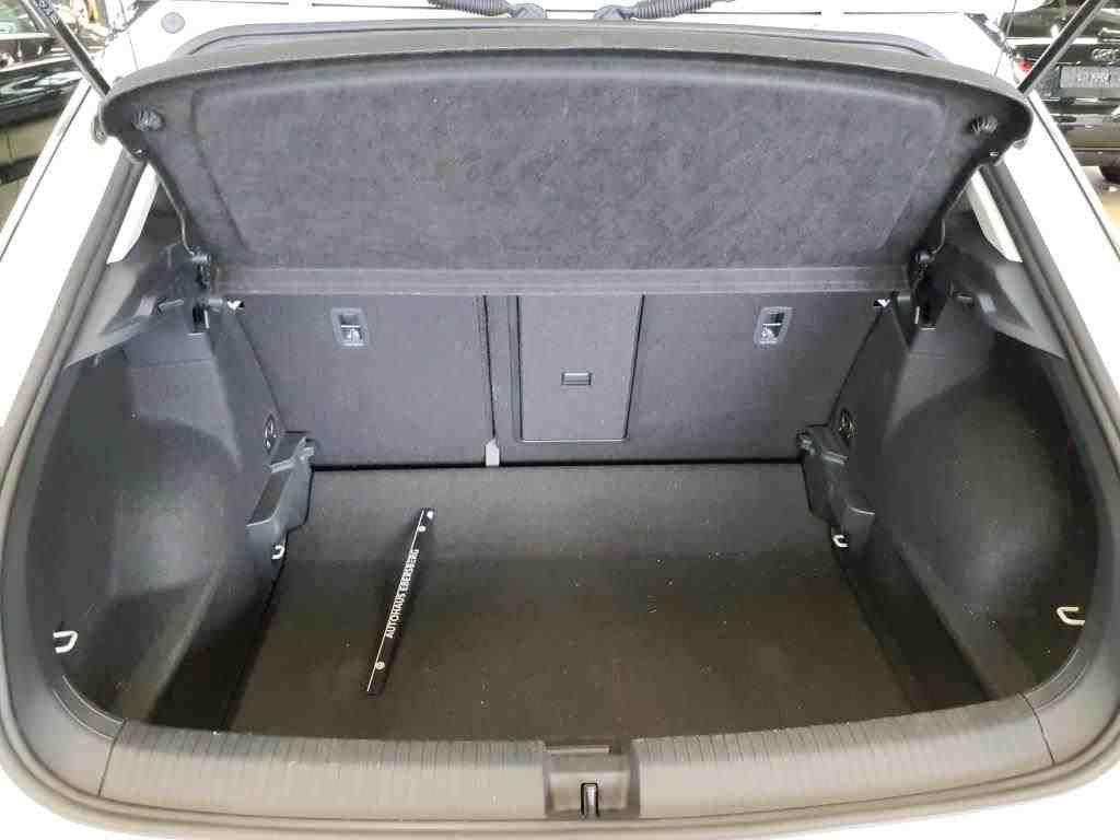 Volkswagen T-Roc 2023 г. Белый, пробег 42900 км