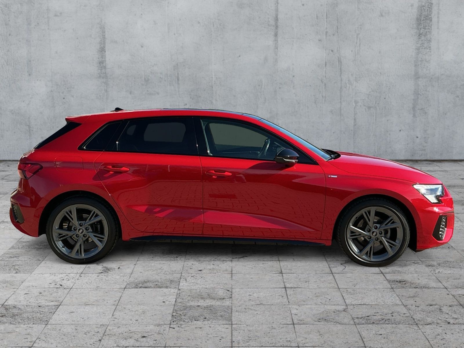 Audi A3 2022 г. Красный, пробег 57223 км