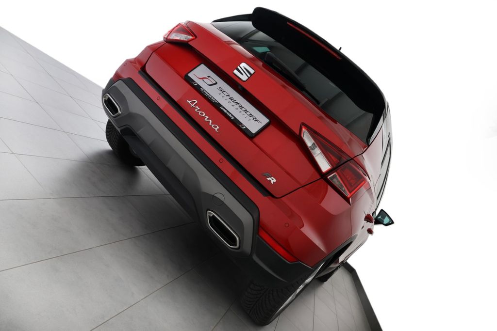 SEAT Arona 2024 г. Красный, пробег 57400 км