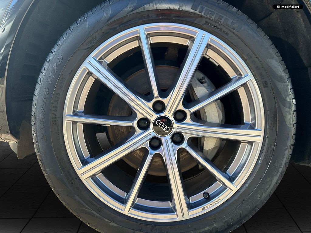 Audi Q5 2023 г. Серый, пробег 45340 км