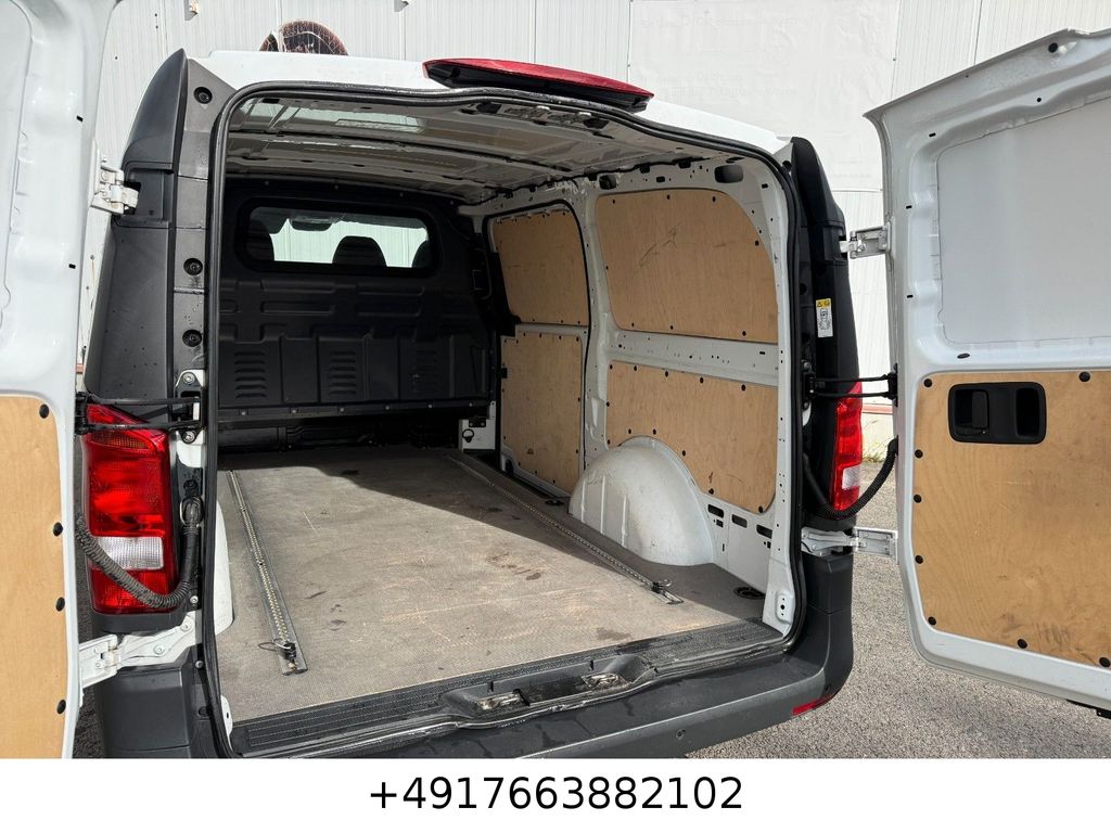 Mercedes-Benz Vito 2023 г. Белый, пробег 44000 км