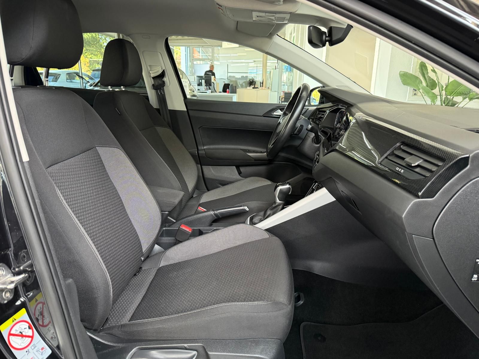 Volkswagen Polo 2022 г. Чёрный, пробег 60000 км