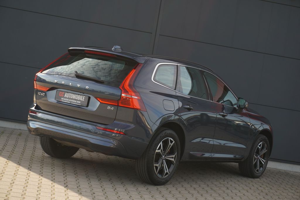 Volvo XC60 2022 г. Синий, пробег 53900 км