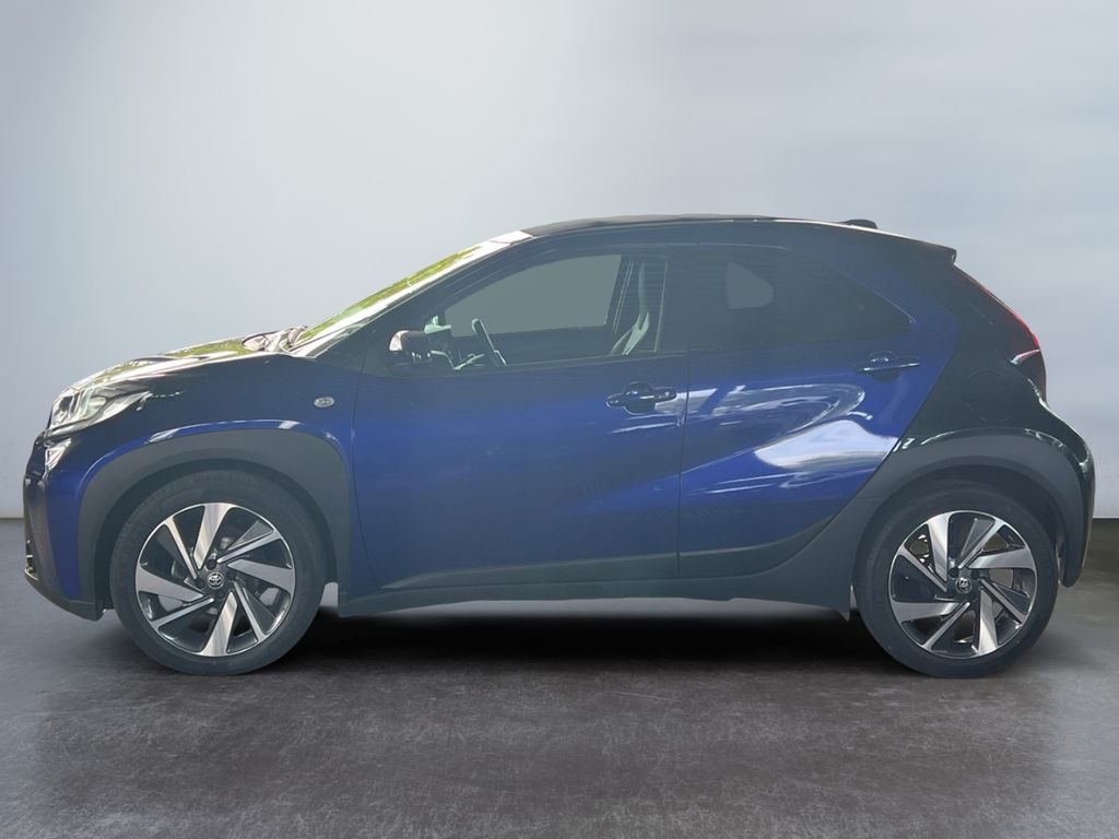 Toyota AYGO (X) 2022 г. Синий, пробег 38113 км