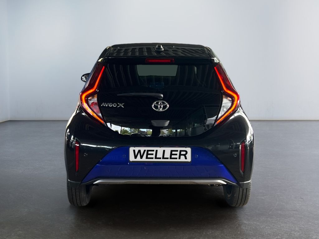Toyota AYGO (X) 2022 г. Синий, пробег 38113 км