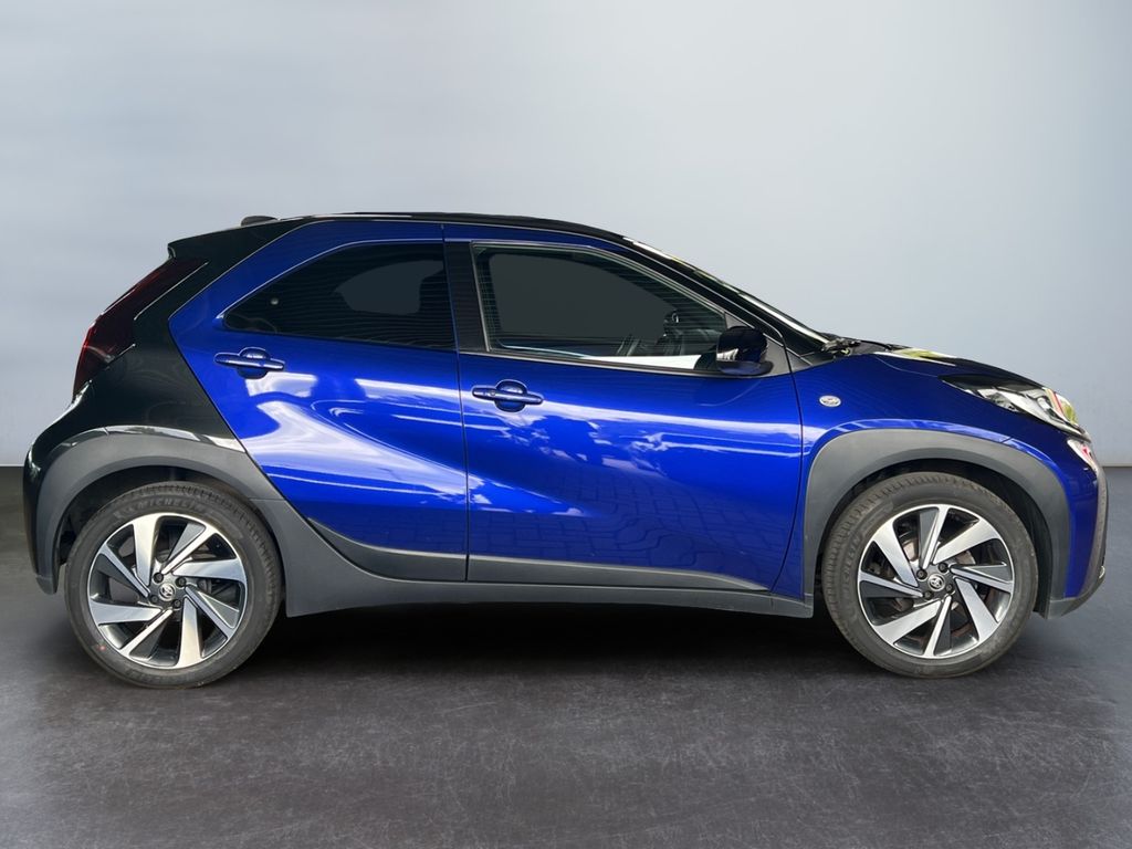 Toyota AYGO (X) 2022 г. Синий, пробег 38113 км