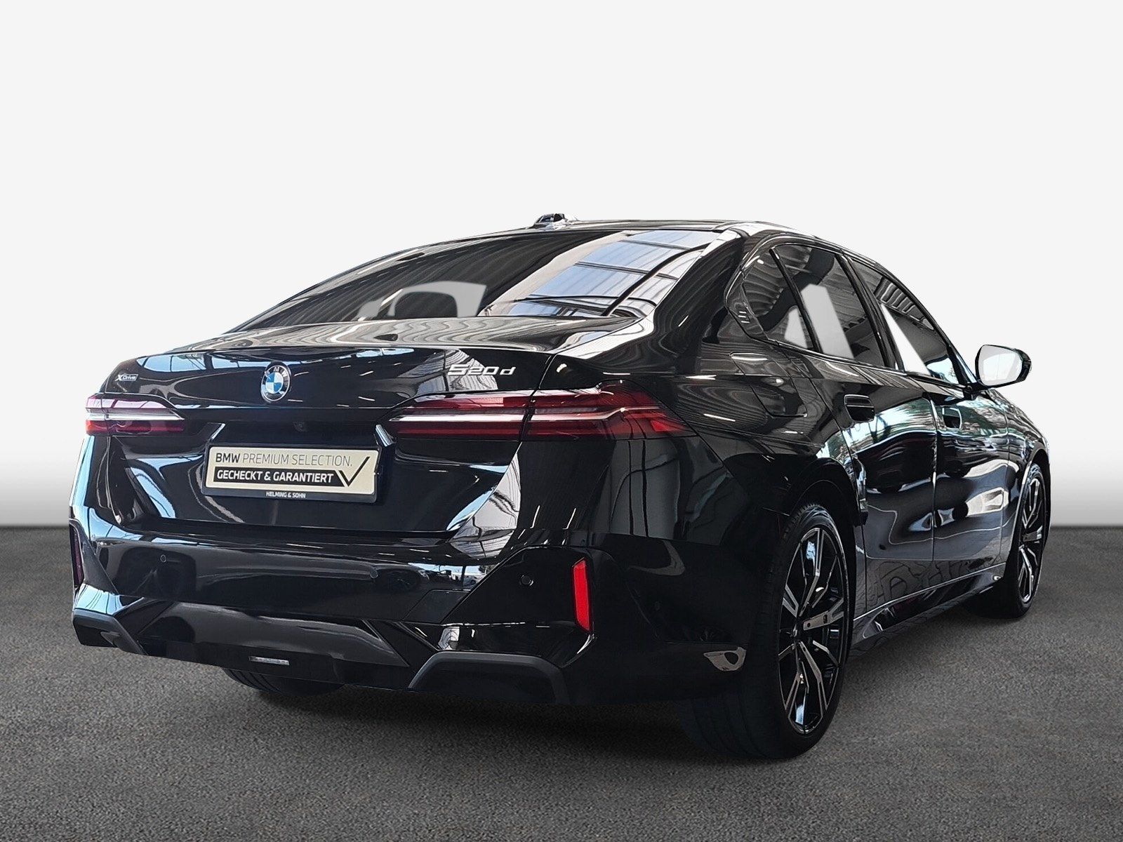 BMW 520 2026 г. Чёрный, пробег 12200 км