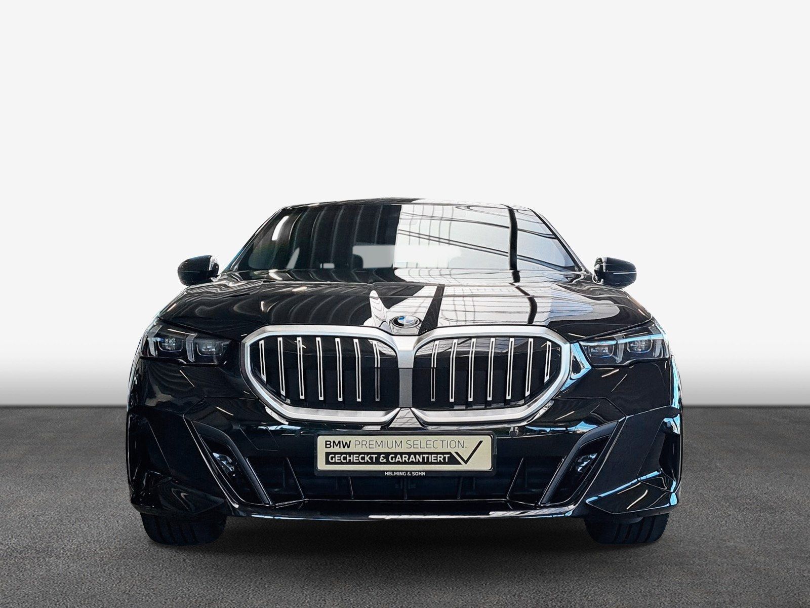 BMW 520 2026 г. Чёрный, пробег 12200 км