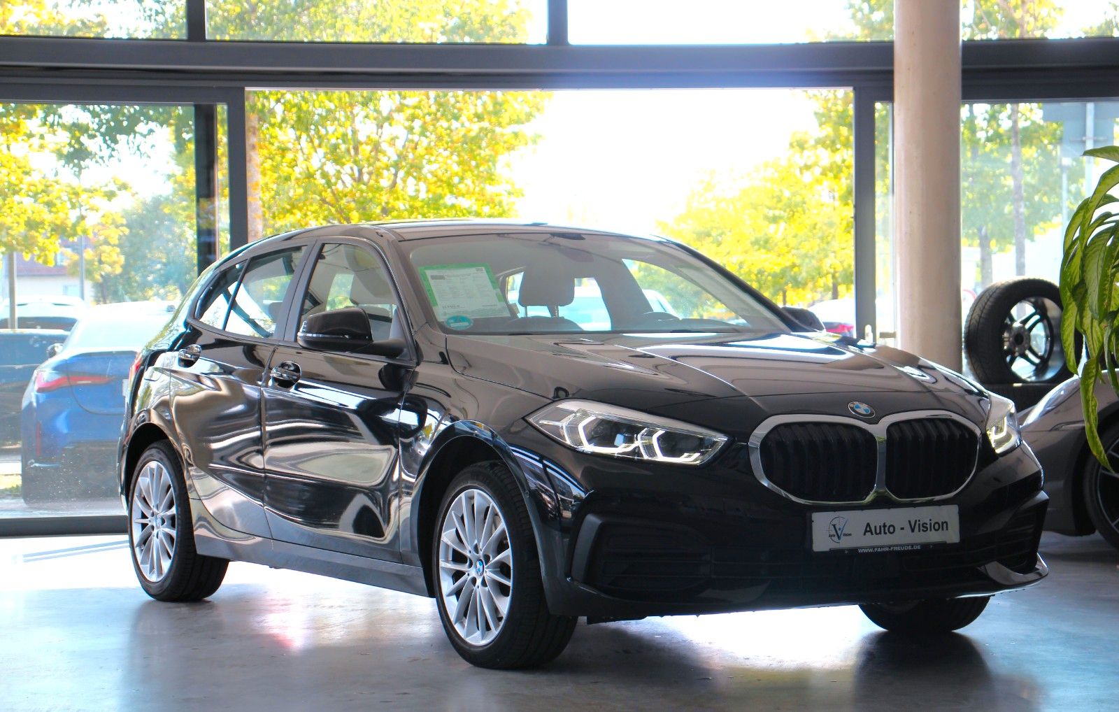 BMW 118 2023 г. Чёрный, пробег 34056 км