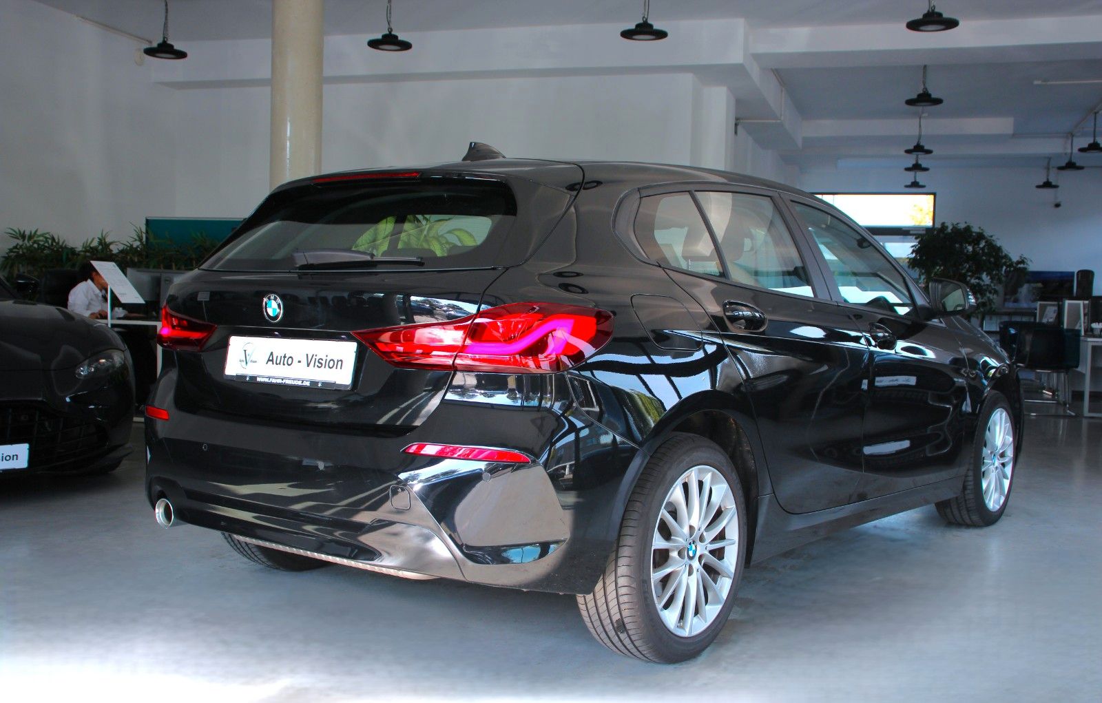 BMW 118 2023 г. Чёрный, пробег 34056 км