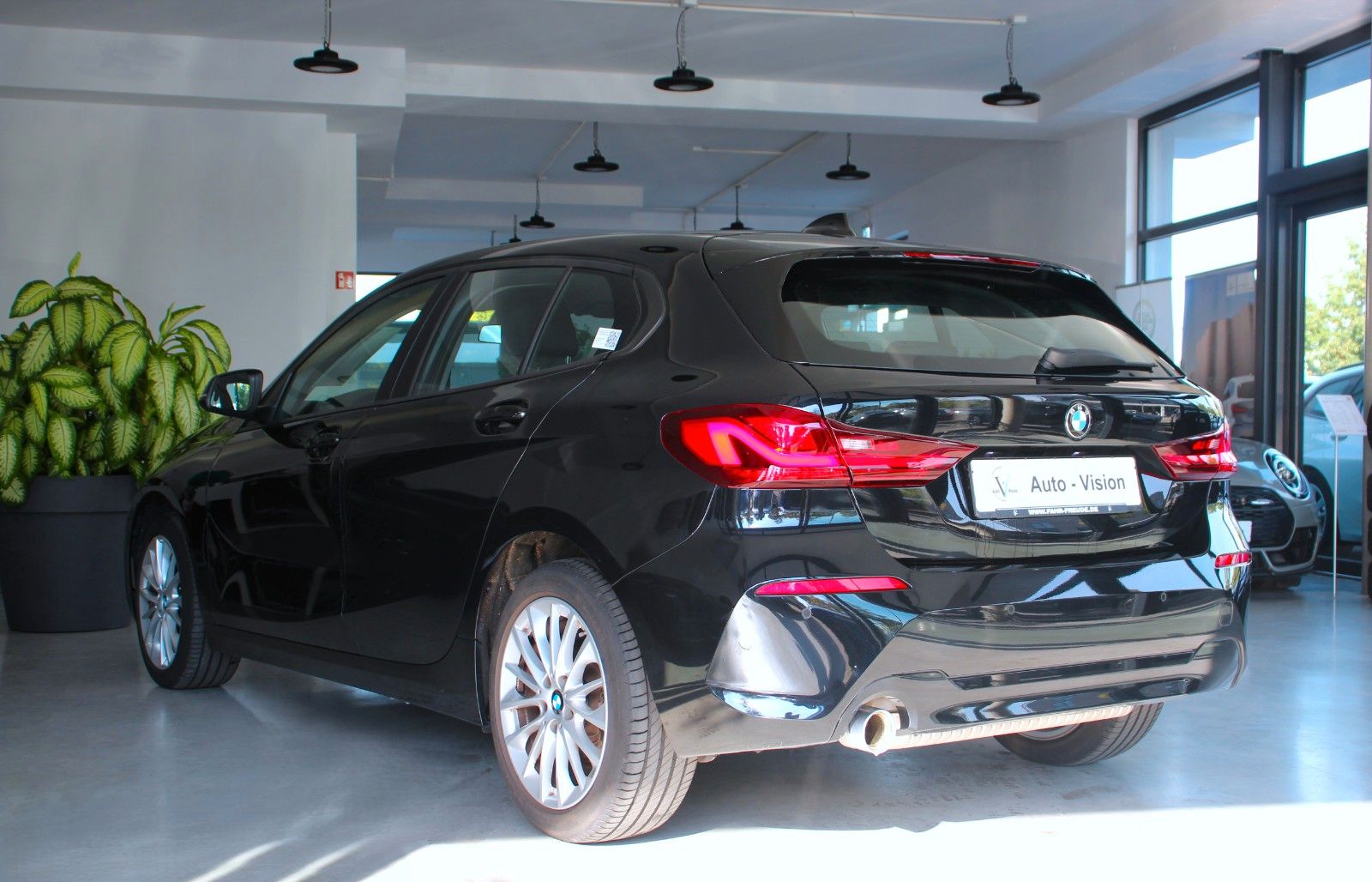 BMW 118 2023 г. Чёрный, пробег 34056 км