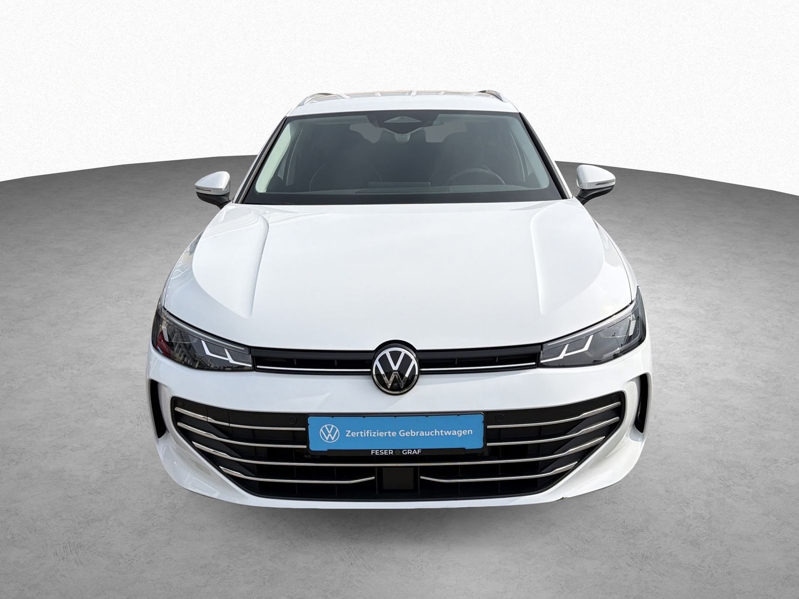 Volkswagen Passat 2026 г. Белый, пробег 24600 км