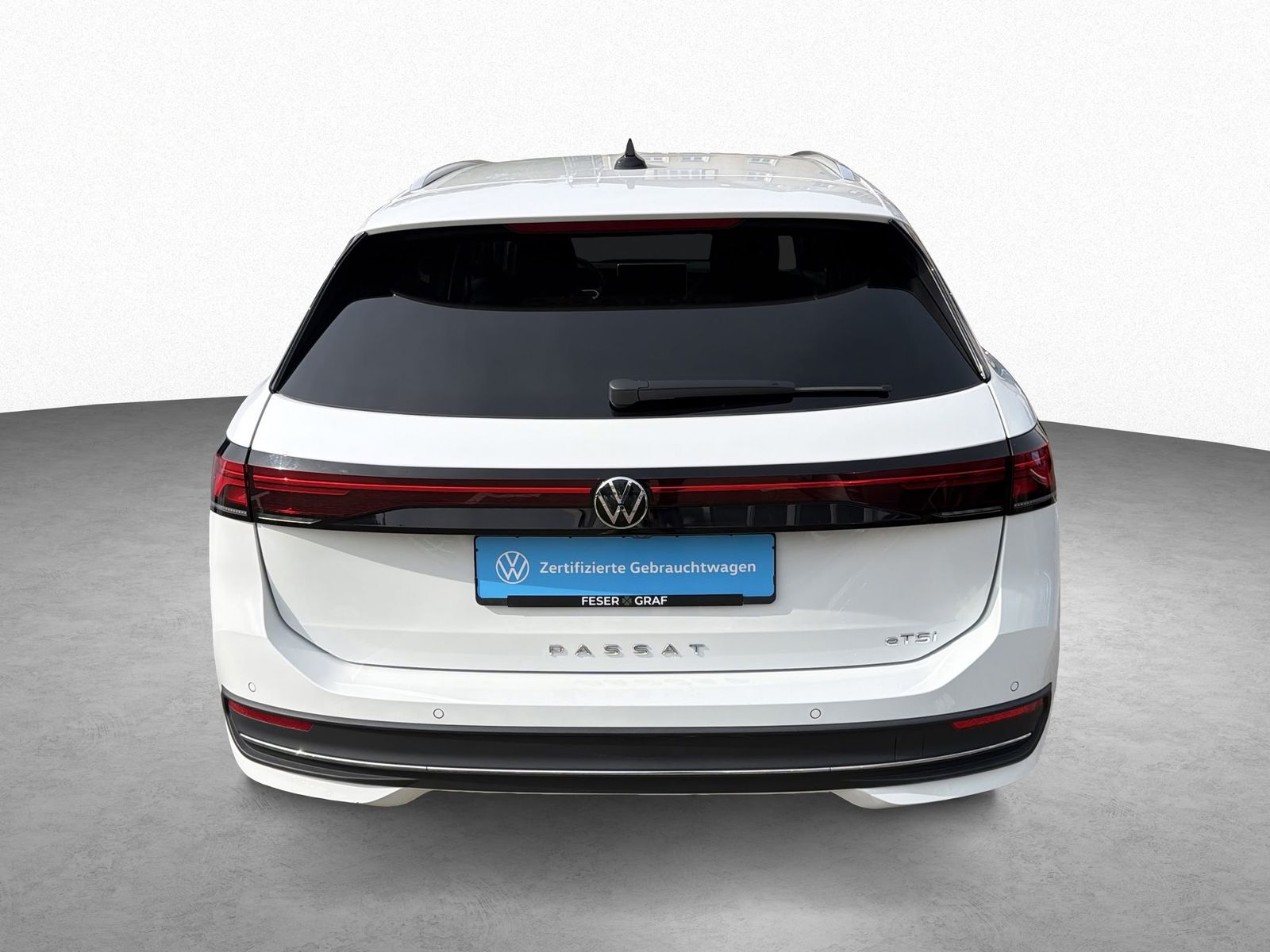 Volkswagen Passat 2026 г. Белый, пробег 24600 км