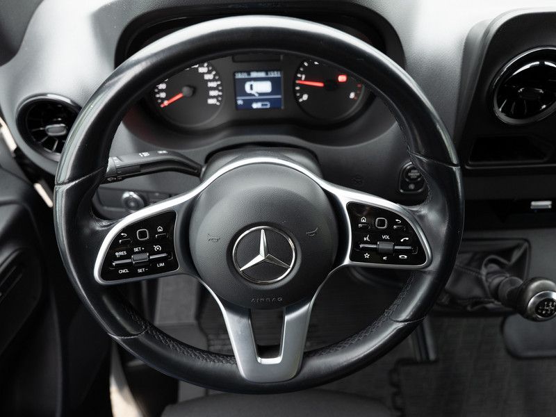 Mercedes-Benz SPRINTER 2022 г. Белый, пробег 30304 км