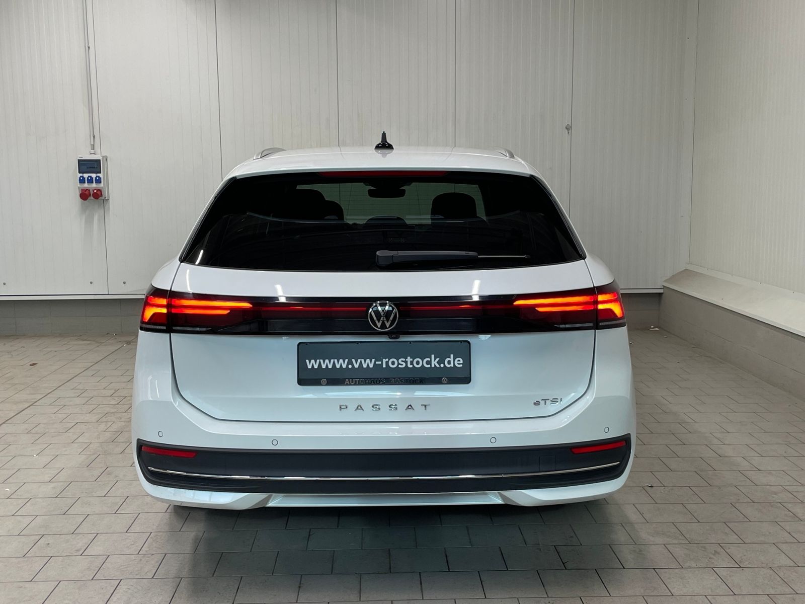 Volkswagen PASSAT VARIANT 2026 г. Белый, пробег 25200 км