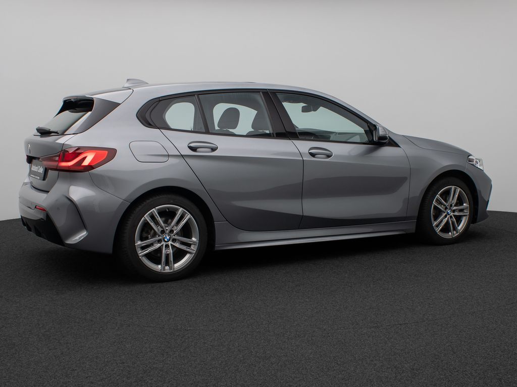 BMW 118 2022 г. Серый, пробег 17436 км