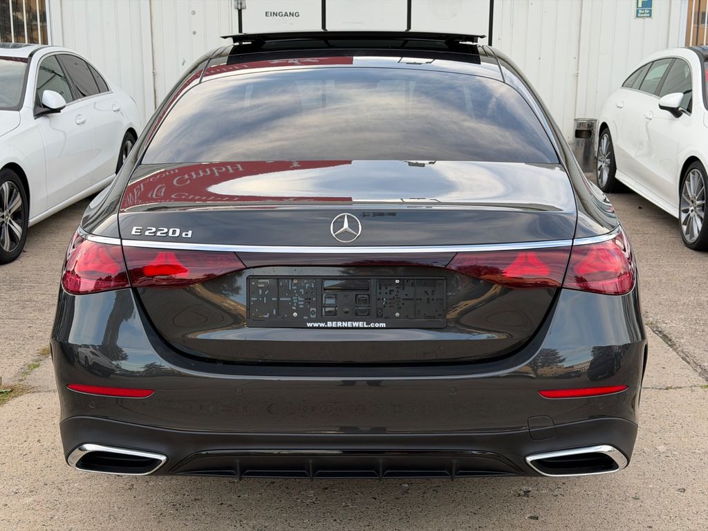 Mercedes-Benz E 220 2023 г. Серый, пробег 58705 км